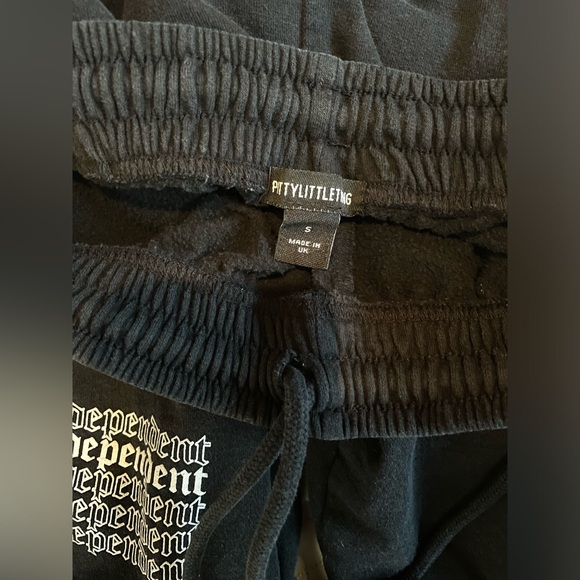 PrettyLittleThing Black Graphic Sweatpants Size S - Picture 5 of 7